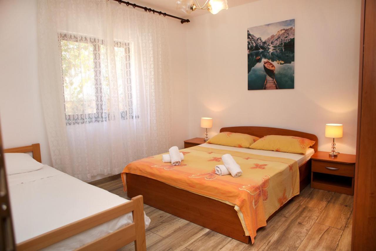 Apartman Gilan Seget Vranjica Buitenkant foto
