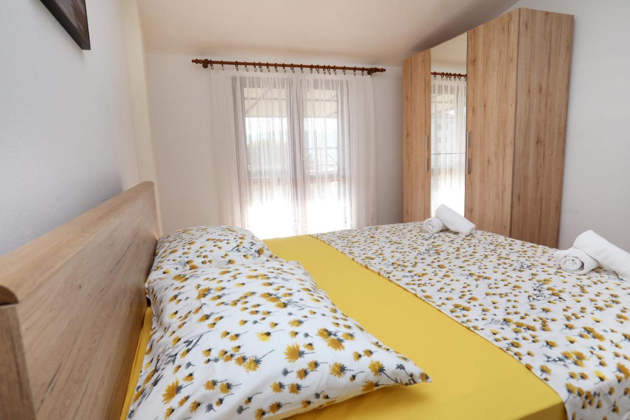 Apartman Gilan Seget Vranjica Buitenkant foto
