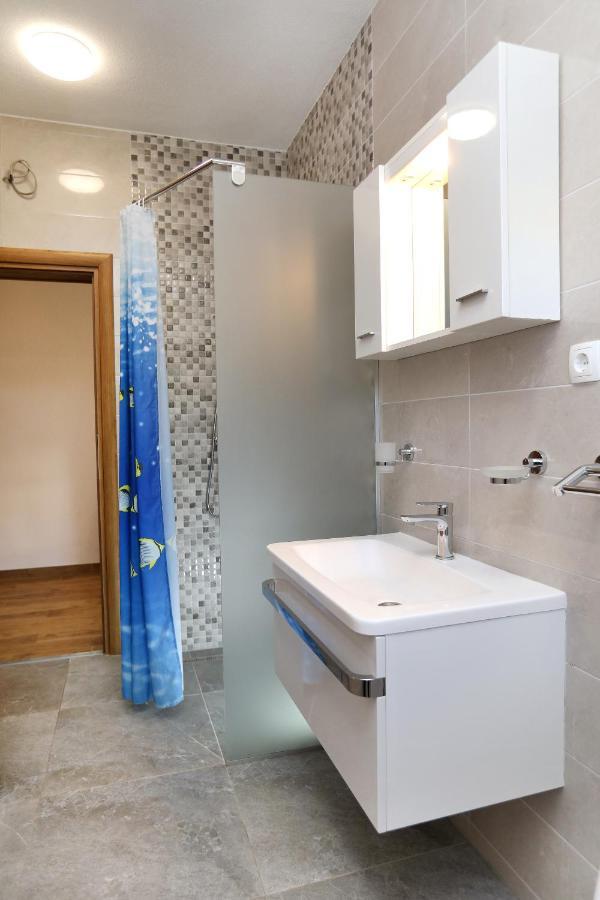 Apartman Gilan Seget Vranjica Buitenkant foto