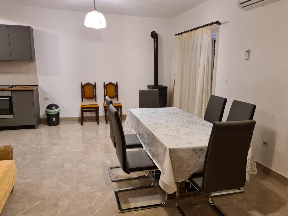 Apartman Gilan Seget Vranjica Buitenkant foto