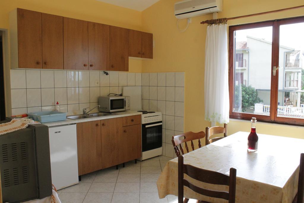 Apartman Gilan Seget Vranjica Kamer foto
